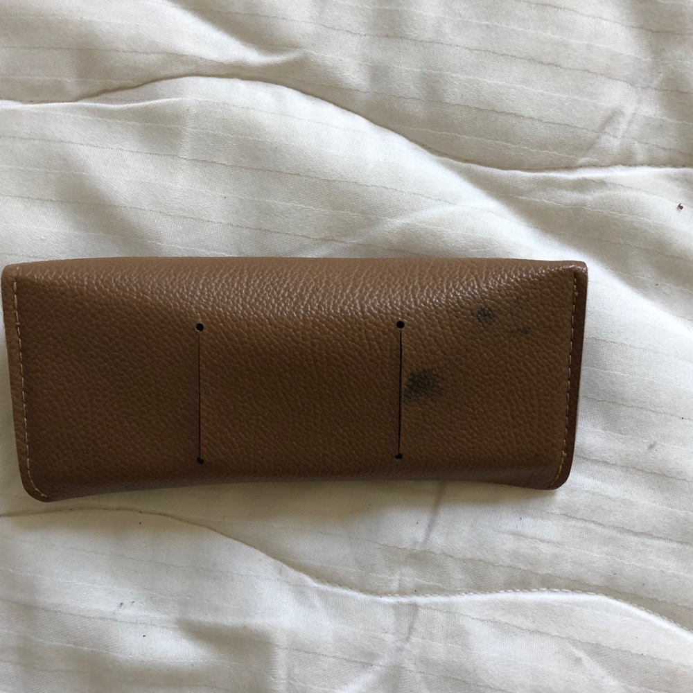 Ray-Ban Sunglasses case - Picture 3 of 3